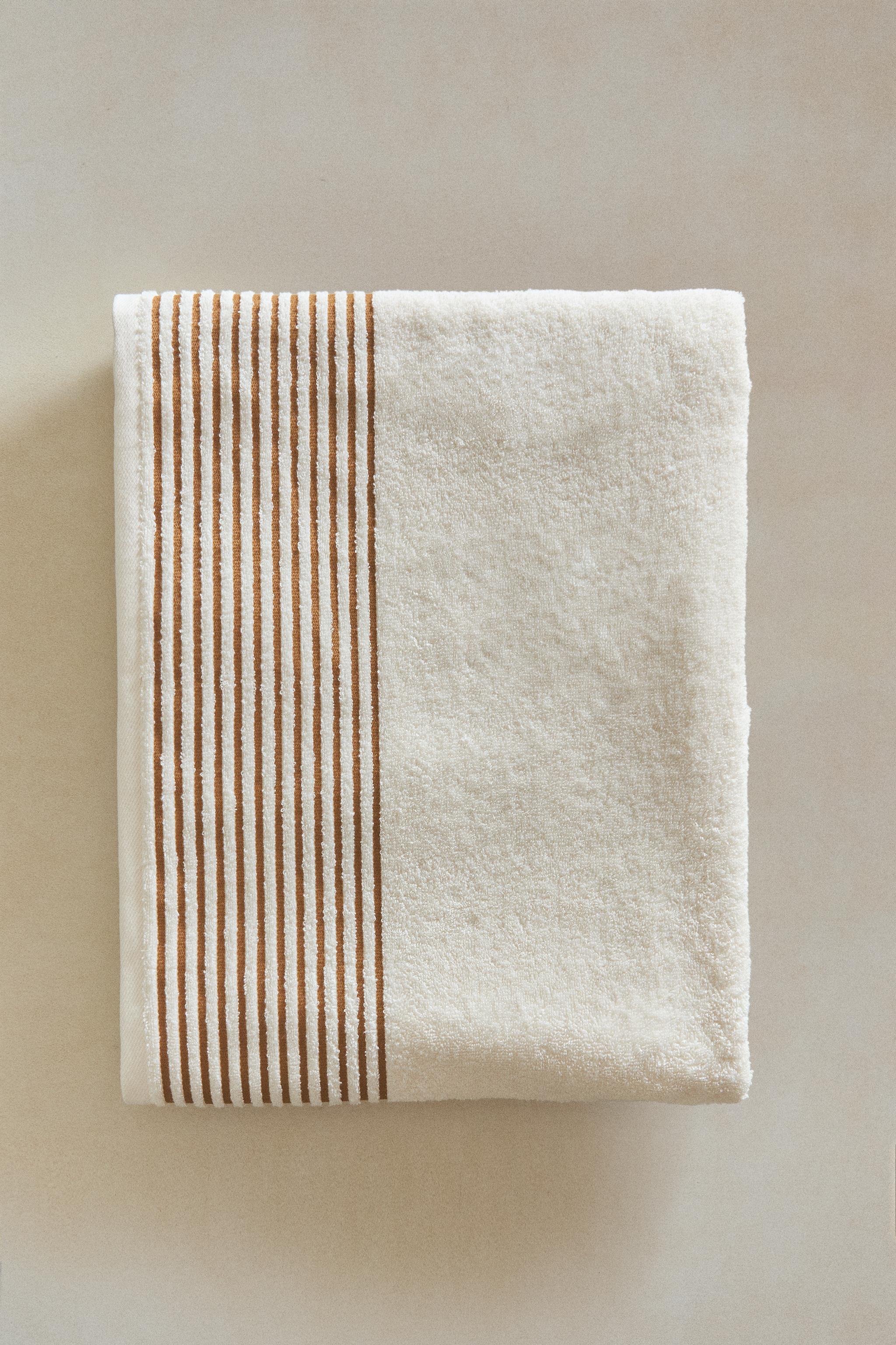 BATH TOWEL WITH STRIPED BORDER